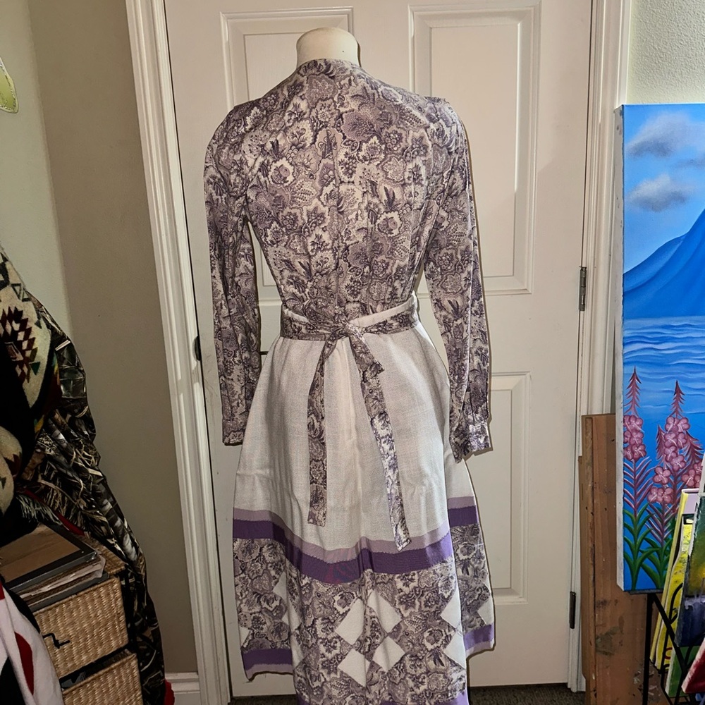 Vintage 1970’s Elegant Purple Floral Women's skirt - Picture 8 of 15